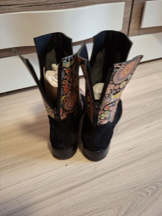 Vand cizme din piele intoarsa nr:34.