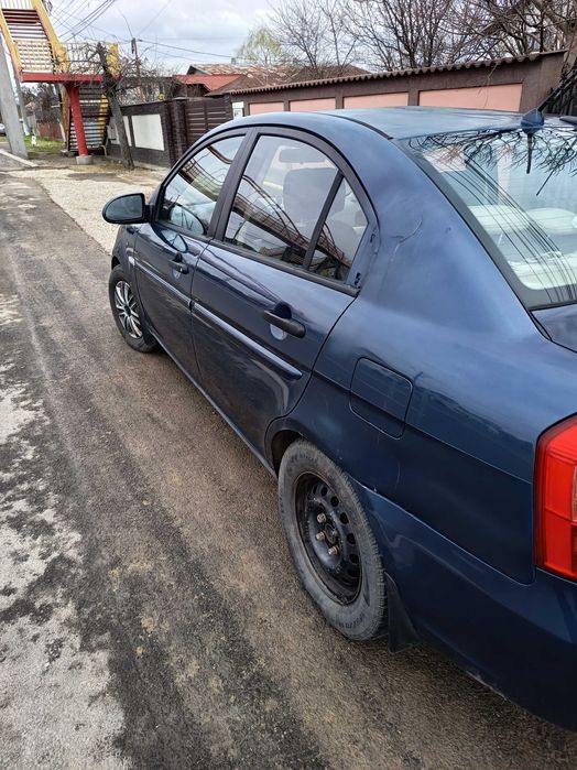 Vind Hyundai Accent  an fabricație 2008 benzina + GPL