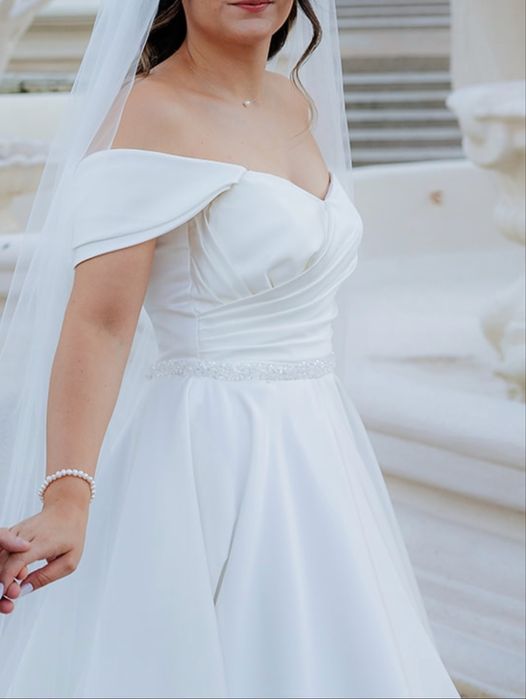 Rochie de mireasa din satin