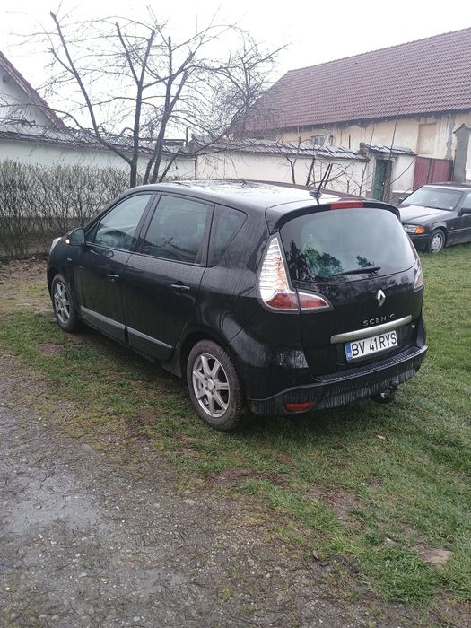 Vând/schimb RenaultScenic cu SUV 4000€