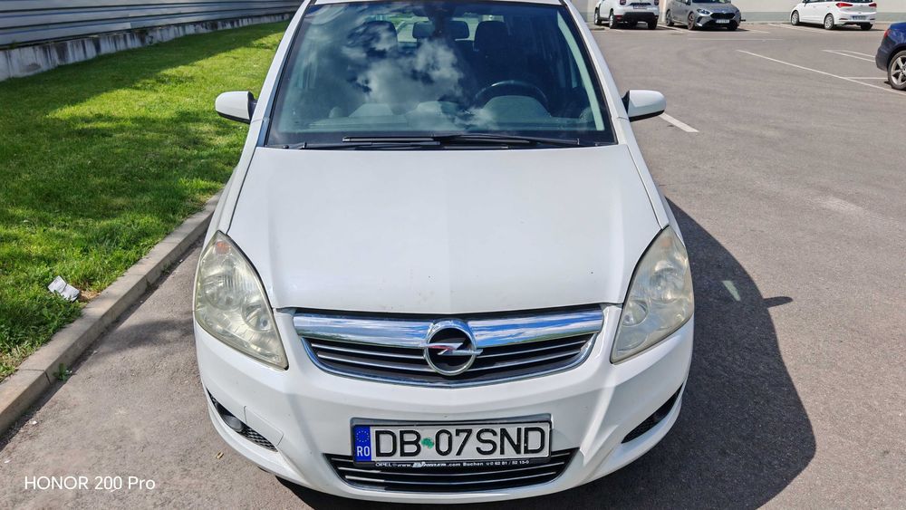 Autoturism Opel Zafira B