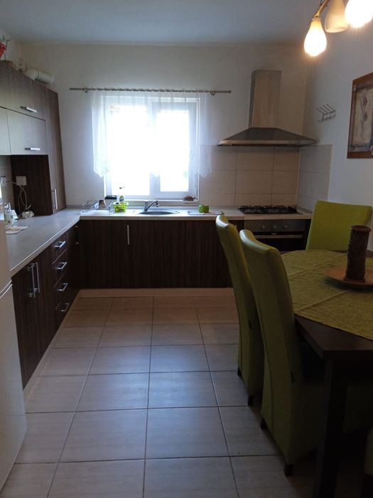 Inchiriez apartament