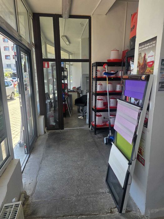 Inchiriez spatiu comercial