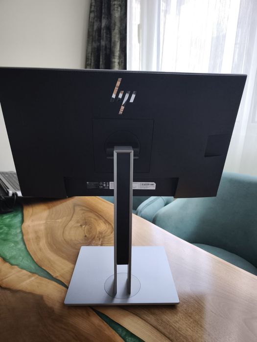 HP EliteDisplay E233 - 23" IPS LED FullHD Въртяща регулириуема стойка