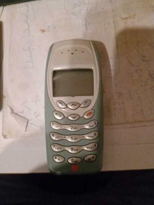 Nokia 3410 , funcțional ,necesita acumulator