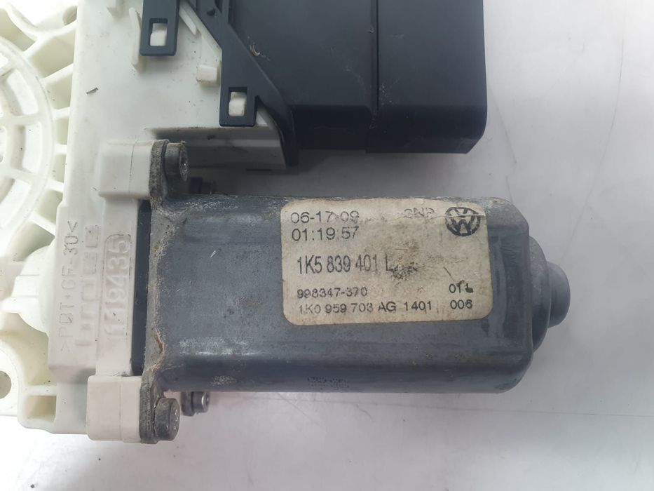 Motoras macara stanga spate 1k5839401l Volkswagen VW Jetta 5  [din 2005 pana  2011]