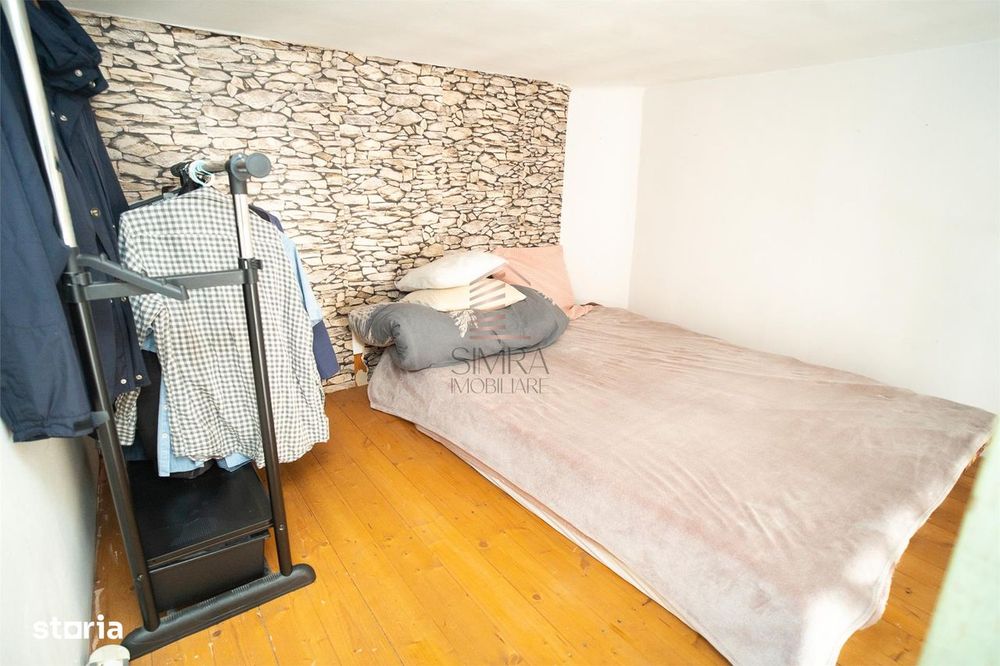 Casa la curte comuna pe str. Ady Endre