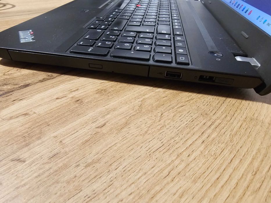 Лаптоп Lenovo ThinkPad E550 15.6 inch | Intel i5-5200U 2x2.70 Ghz | 8GB RAM | 250GB SSD | Windows 11