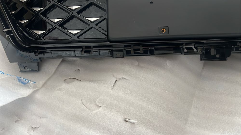 Продам решетку радиатора Omoda s5