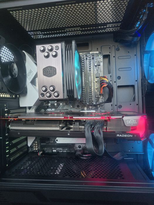 Мощен геймърски компютър - i7-9700K / RX 6700 XT 12GB / 16GB RAM / 512GB NVMe