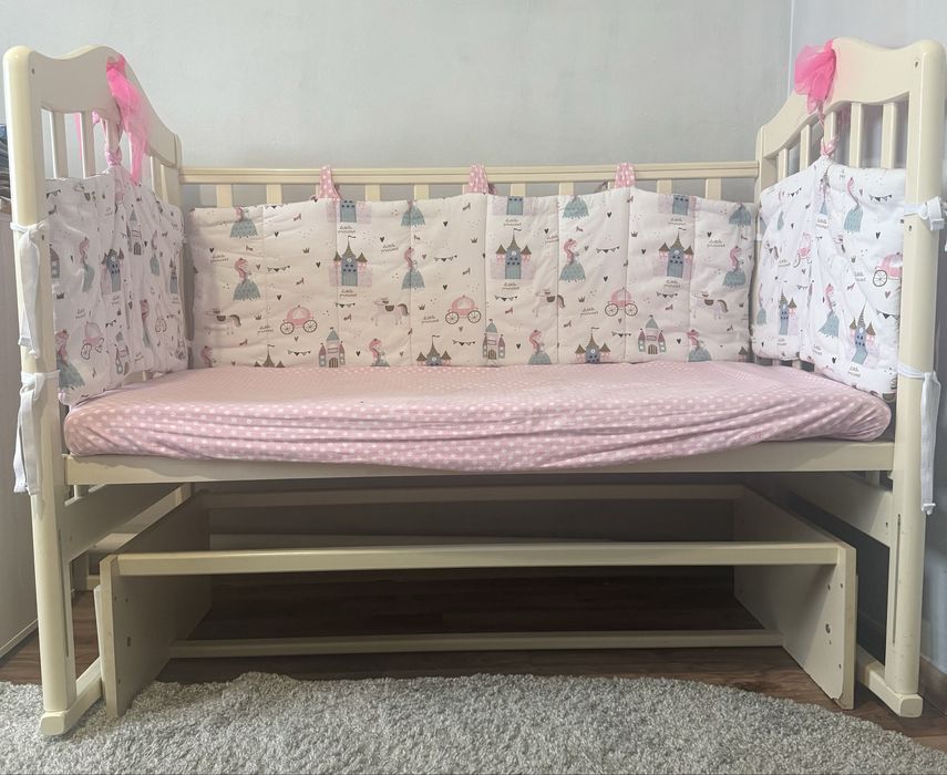 Детская кроватка