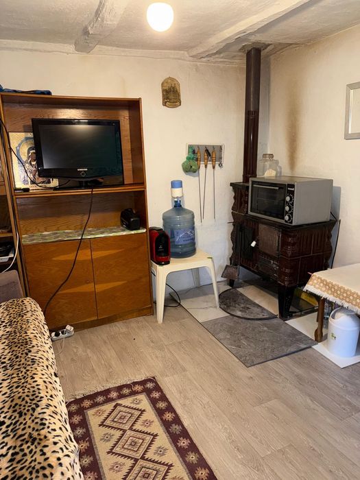 Casă de vacanță + 10.800 mp teren | 2 case | Sat Coasta, Comuna Golești, Vâlcea