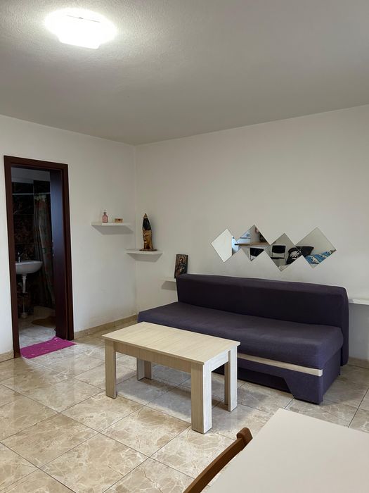 Inchiriez garsoniera 35 mp