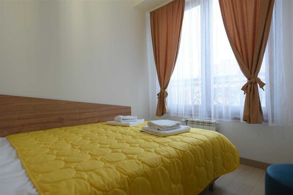 Дава се под наем Тристаен апартамент в София, Зона Б-5 - 90 кв.м за 663 € - Снимка #2