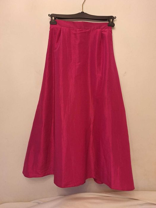 Fusta de tafta culoare fucsia