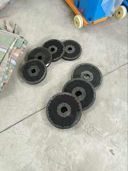 Матрица Ролик Грануляторга 140 - 300 мм