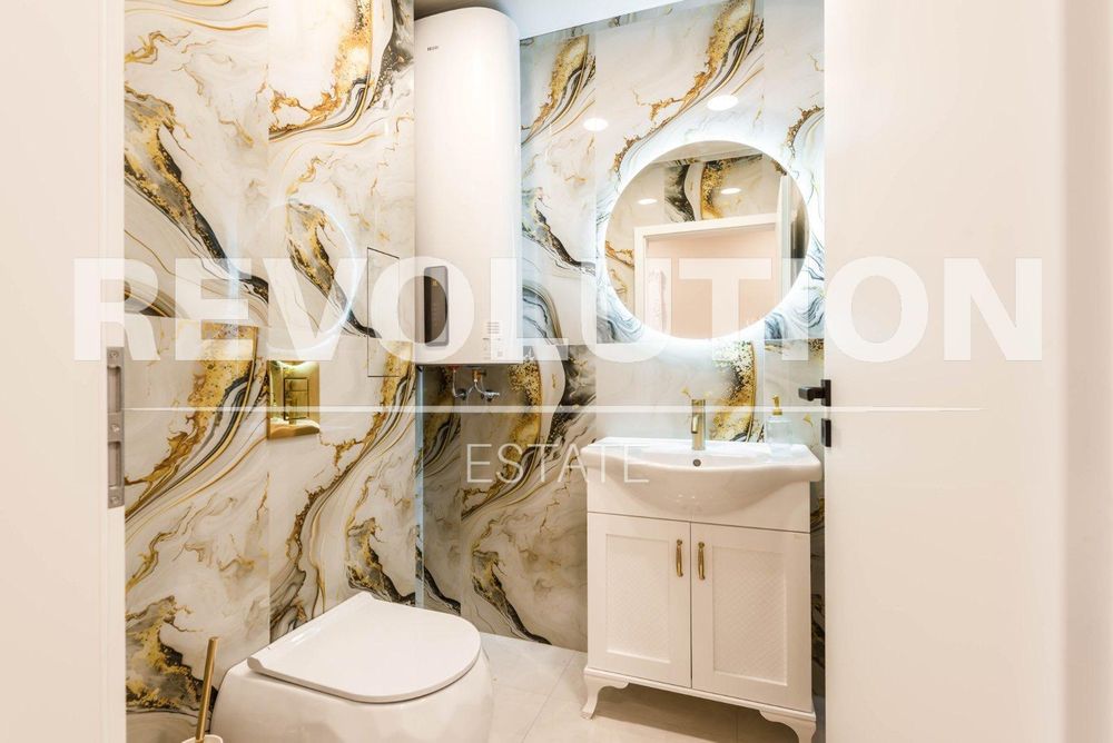 Дава се под наем Тристаен апартамент в Варна, Център - 100 кв.м за 1000 € - Снимка #8