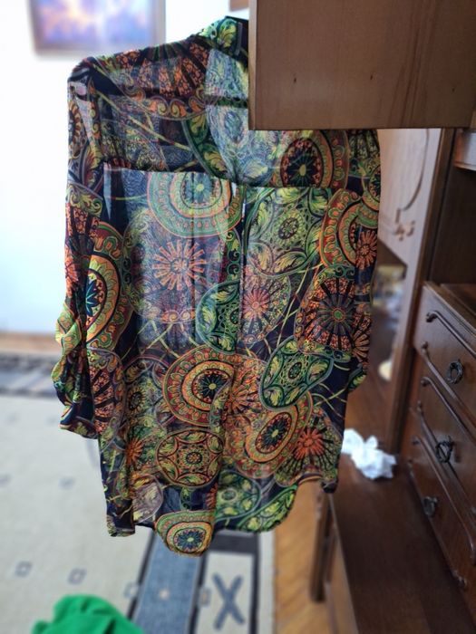 Vând camasa multicolora dama