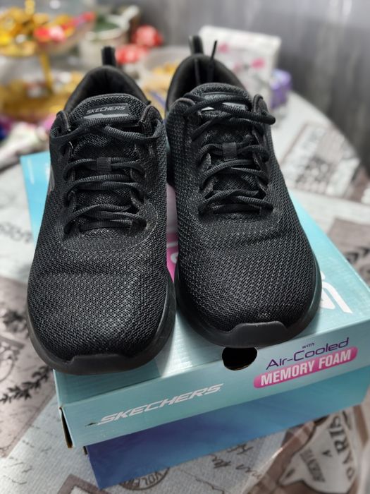 Кроссовки Sketchers