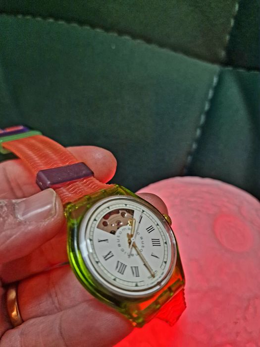 Ceas automatic Swatch anii 90 23 rubine