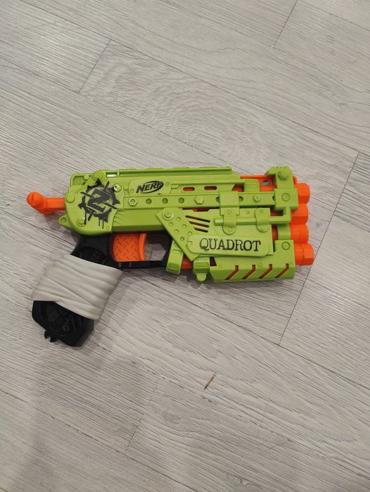 Vând pistoale Nerf