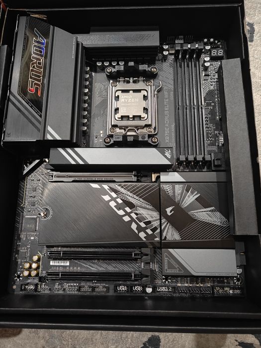 Комплект Ryzen 7800x3d + Gigabyte X870E Elite Wifi 7