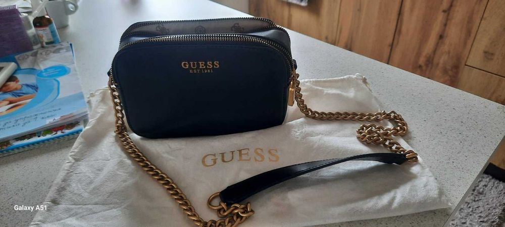 дамска чанта Guess
