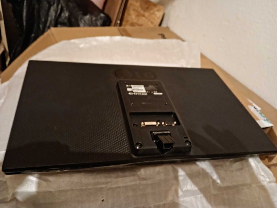 LG flatiron 22EN43T-B