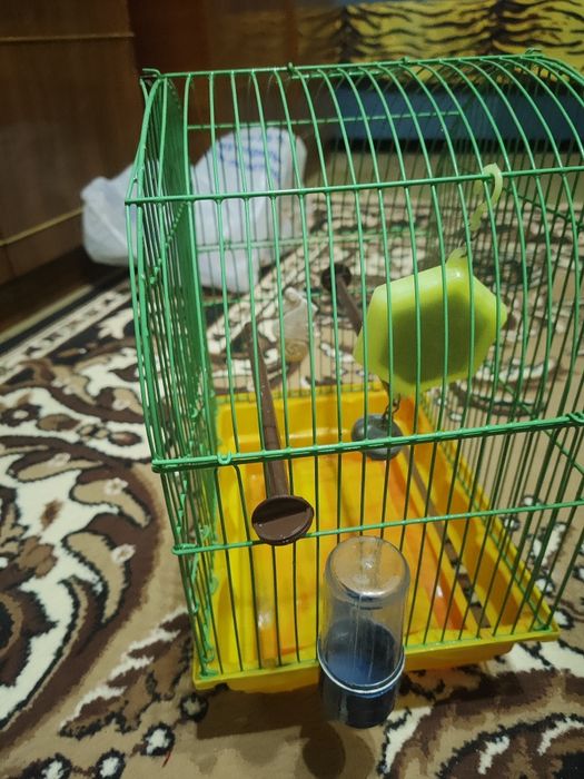 Продам клетку для попугаев