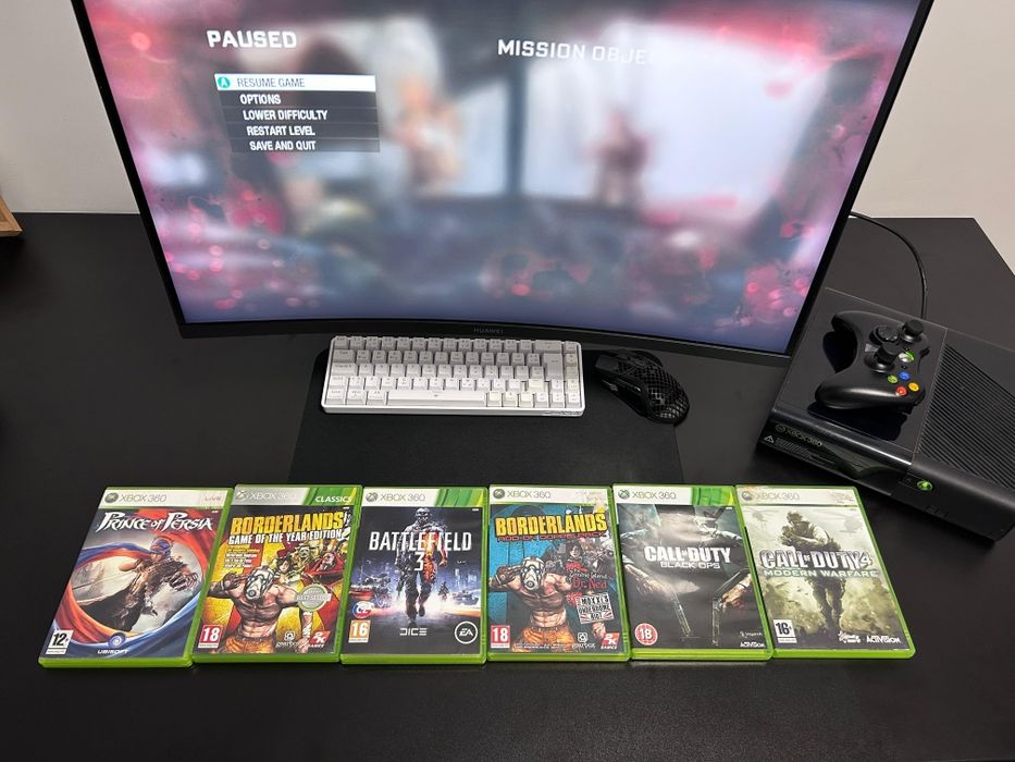 XBOX 360 E 250GB- plus jocuri.