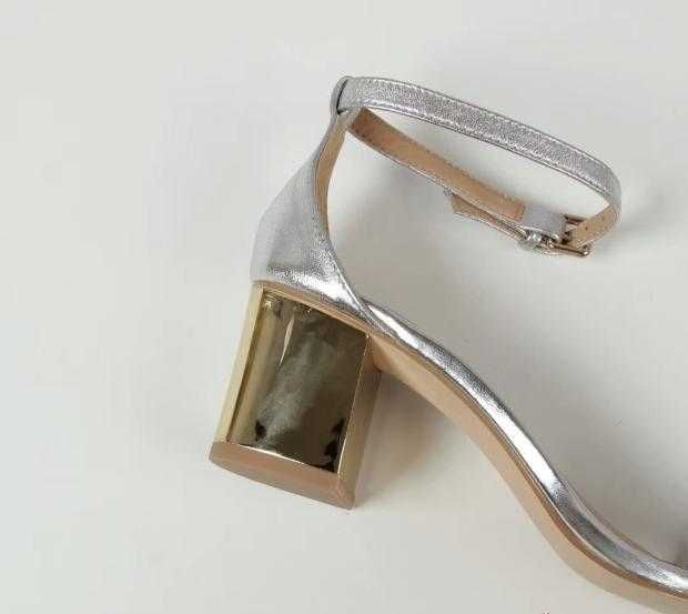 Новые кожаные босоножки