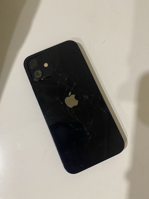 Продам айфон 12 128гб