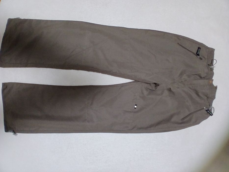 Vând pantaloni ptr.băiat