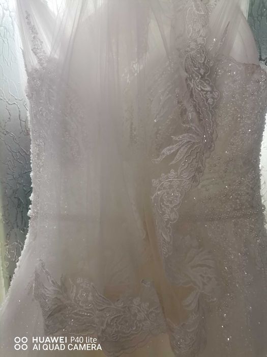 Страхотна булчинска рокля