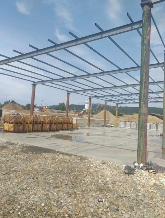 Vând hală metalică 8 cu 15 cu 4 la preț de 2600 de euro