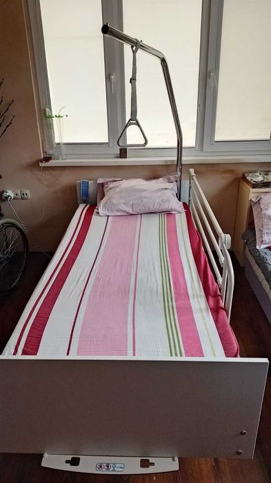 Болнично легло електрическо в отлично състояние