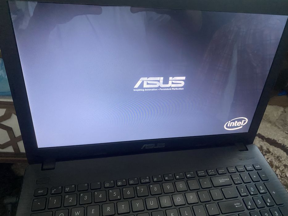 Laptop Asus x 551 m