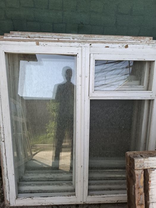 УТИН сотилади эшик ва ромлар.