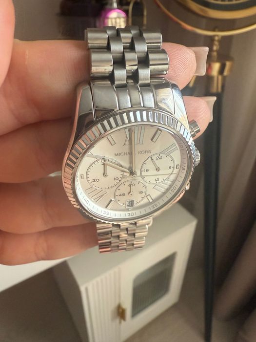 Оригинален часовник на Michael Kors