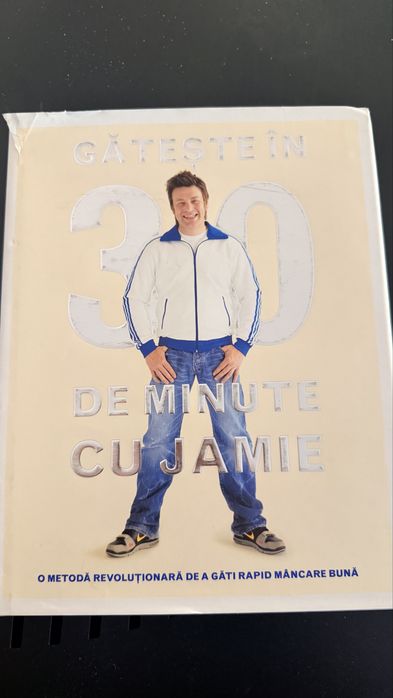 Vand carte de bucate Jamie Oliver “Gateste in 30 de minute cu Jamie”