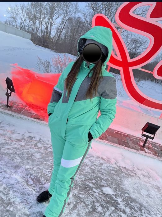 Горнолыжный комбинезон