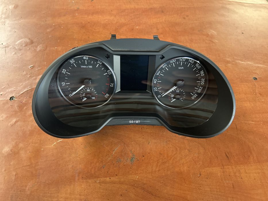 Ceas bord Skoda octavia 3 an 2013 benzina cv manuala 5E0920860B