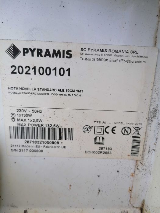 Vând hotă Pyramis , putere 130 W