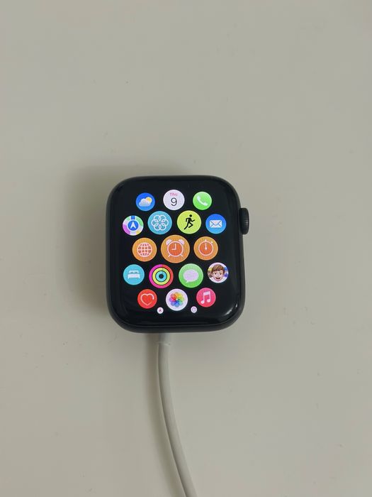 Часы Apple Watch SE 44mm (1st generation)