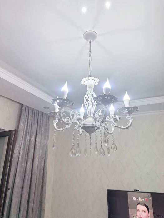 срочно продам люстры