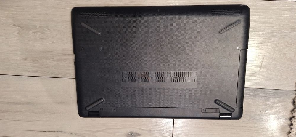 Hp 15bs-i3 6006u/8гб/256гб м.2/Radeon 520