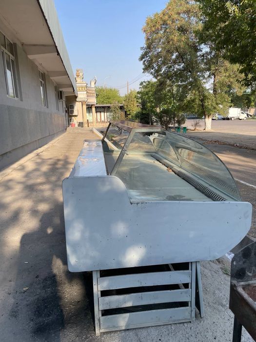 Витрина холодильник