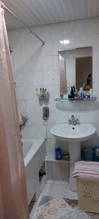 Продаётся своя 4-х комнатная квартира на Карасув-4