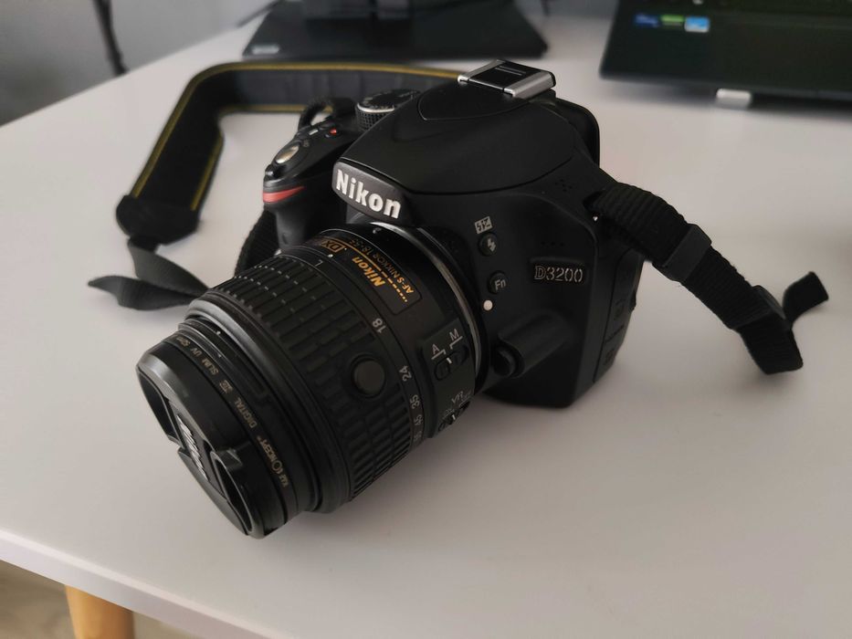Nikon D3200 Kit Complet – 2 Obiective (18-55 + 70-300) 11.000 cadre