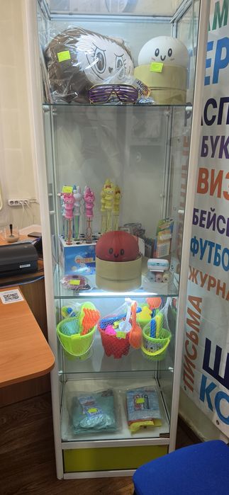 Продам витрину. .